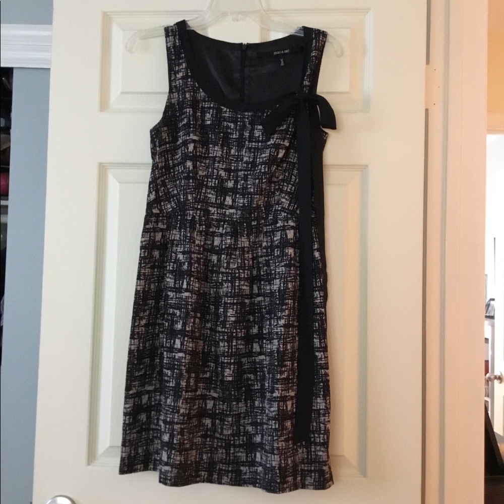 Sleeveless dress - Black and Tan